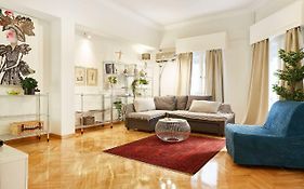 Chloe Boutique Apartments Metropolis